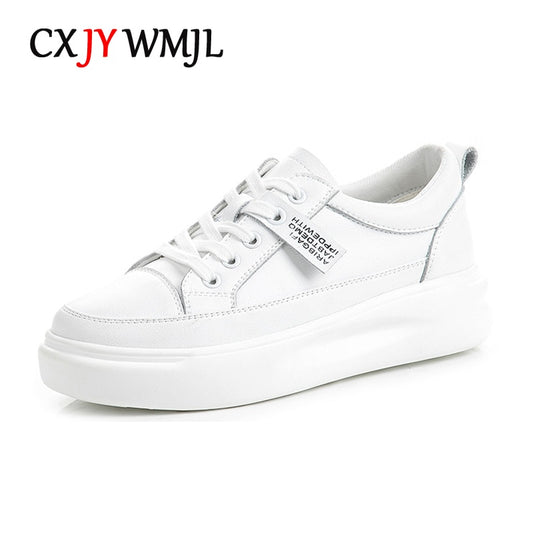 Stora vita damsneakers